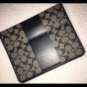 🦋SIGNATURE BLACK COACH IPAD CASE🦋